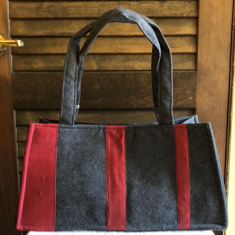 Shiraleah Gray and Red Shoulder Bag - Picture 3 of 11